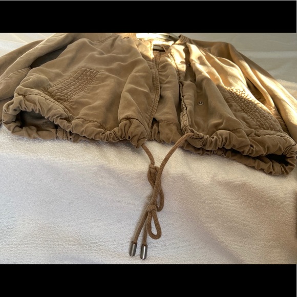 Light Jacket - Picture 3 of 4